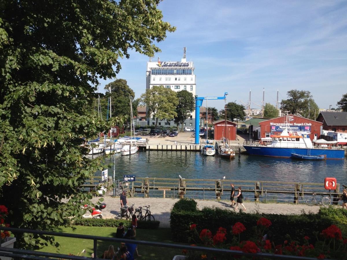 Doppelzimmer Tresen, Direkt Am Alten Strom Rostock Exterior photo